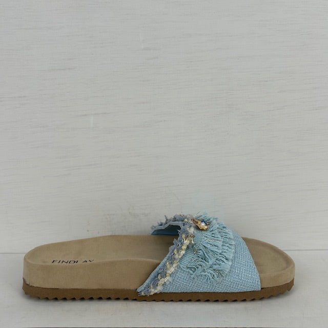 Zomerse slippers met franjes blauw