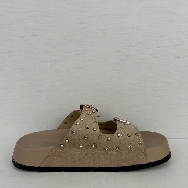 Leuke sandalen met studs khaki