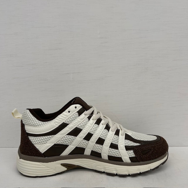 Leuke sneakers met sportieve look bruin