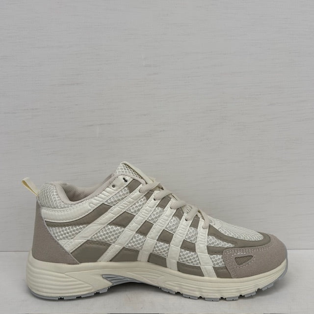 Leuke sneakers met sportieve look beige