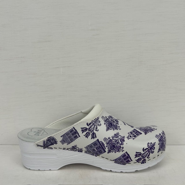 Medische klompen delfts blauw
