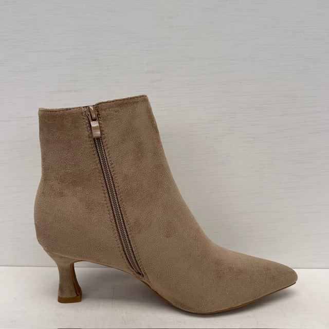 Suèdine cowboylaarsjes met elegant hakje khaki