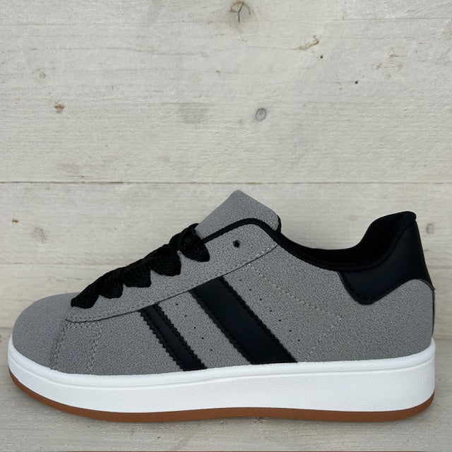 Trendy sneakers met leuke retrozool grijs