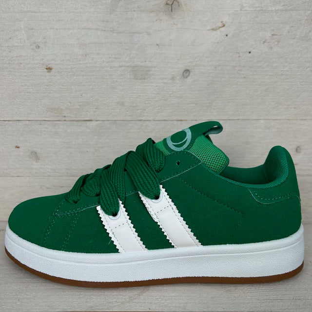 Trendy retro sneaker met witte zool groen