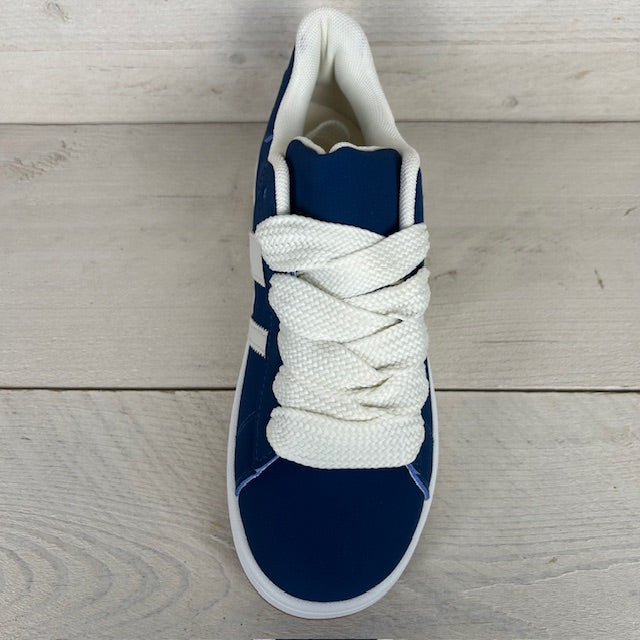 Trendy sneakers met leuke retrozool blauw