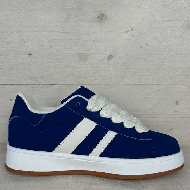 Trendy sneakers met leuke retrozool blauw