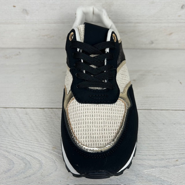 Sneaker met leuk detail zwart