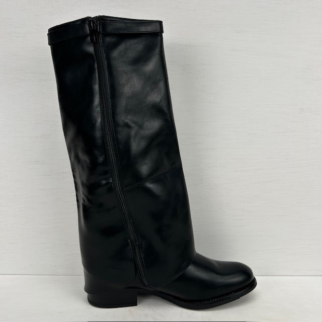 Leatherlook laarzen met flap en gespje zwart