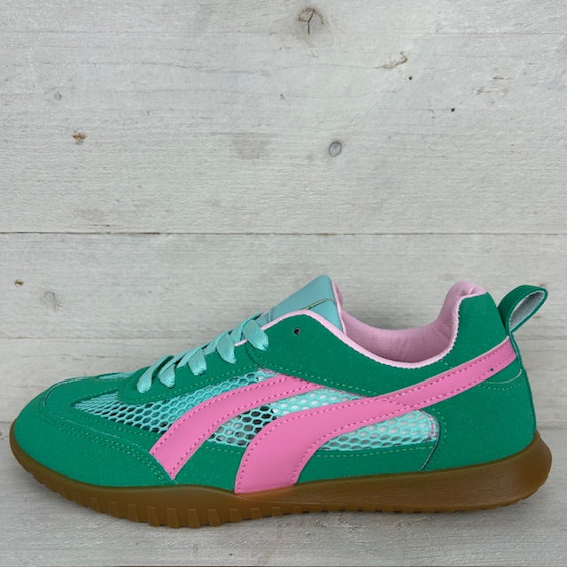 Retro sneaker met gaatjes motief groen
