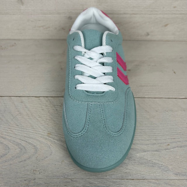 Sportieve sneaker met retrozool groen