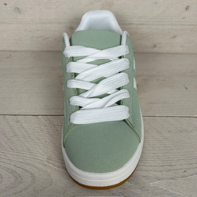 Retro sneaker met witte zool pastel groen
