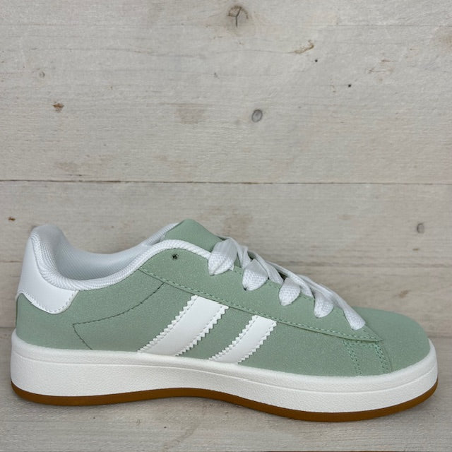 Retro sneaker met witte zool pastel groen