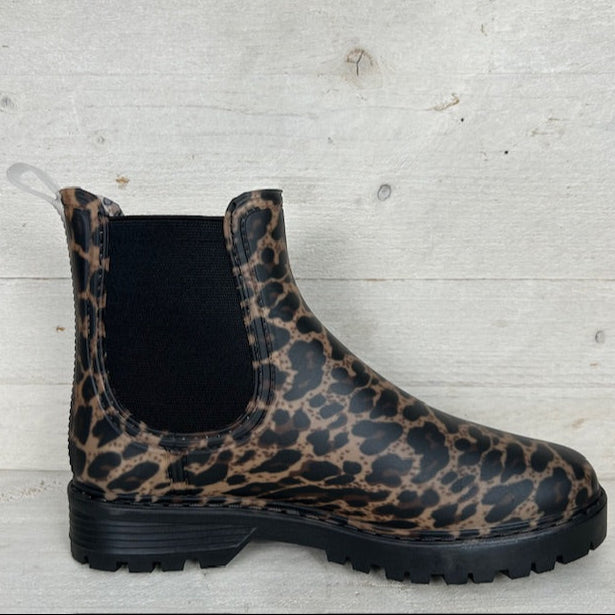 Trendy regenboots panter