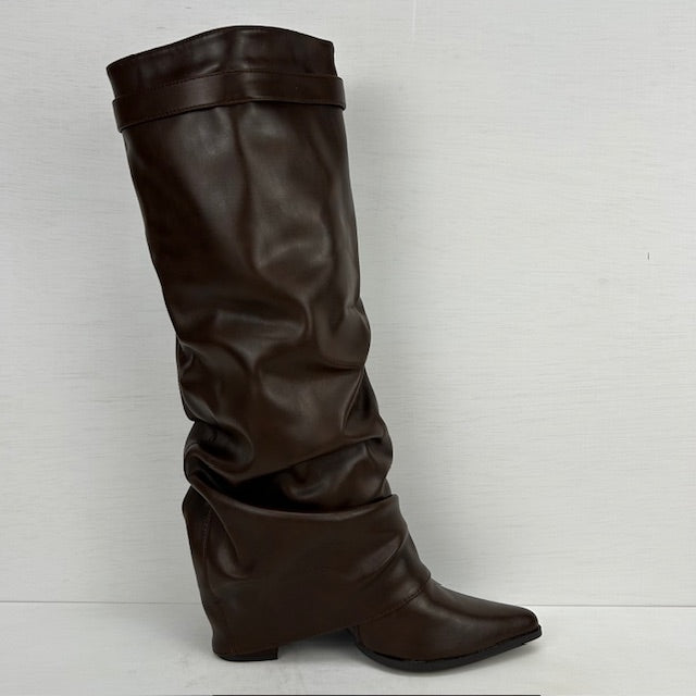 Hoge leatherlook cowboylaarzen met flap en bandje bruin