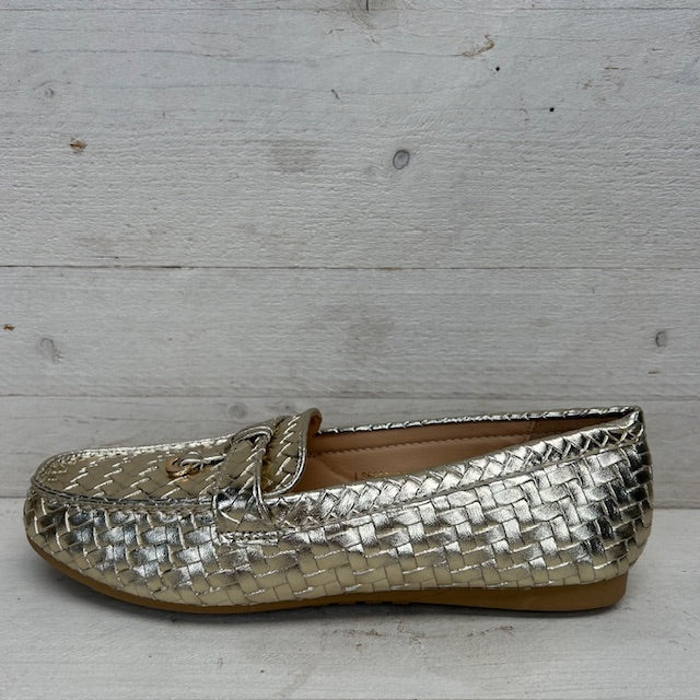 Fraai afgewerkte espadrilles goud
