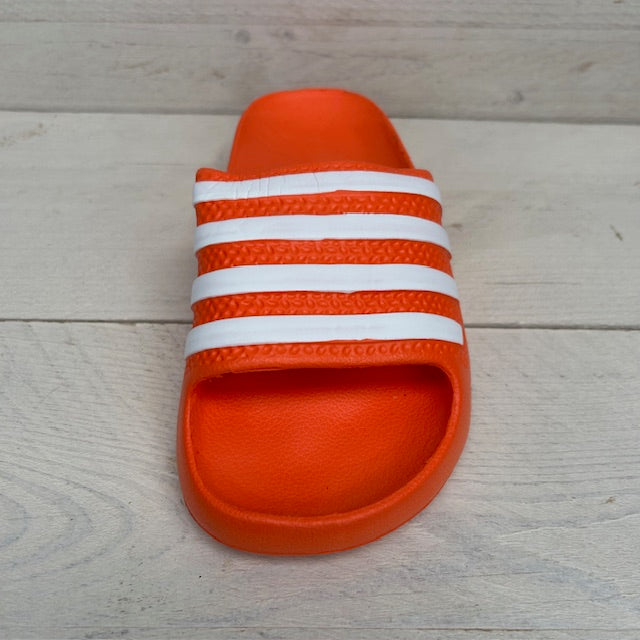 Gestreepte slippers oranje