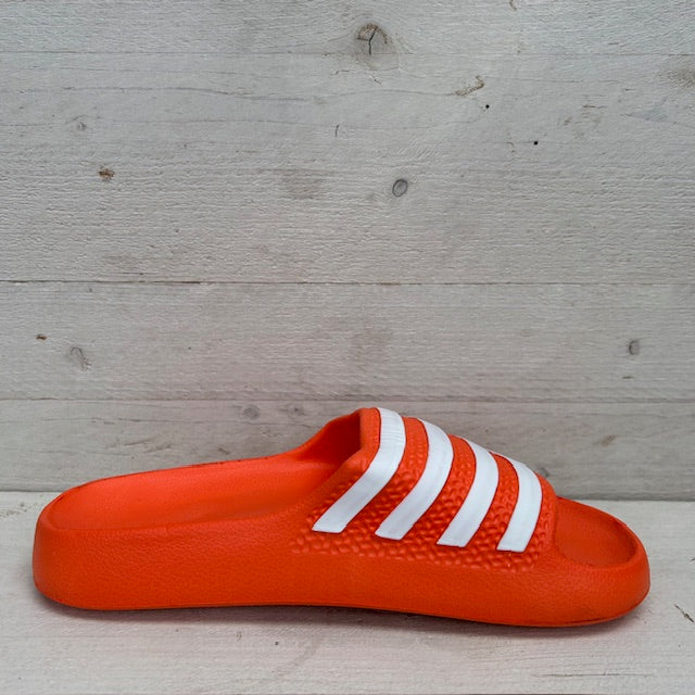 Gestreepte slippers oranje
