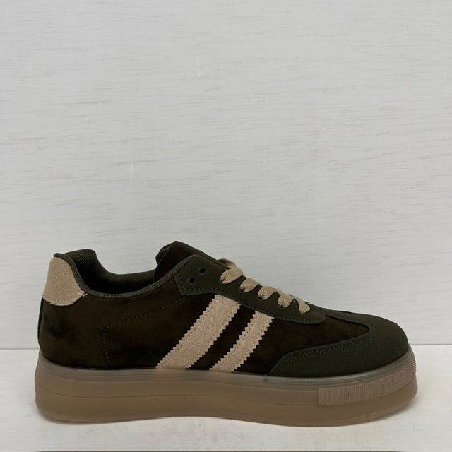 Leuke sneakers met retrozool groen