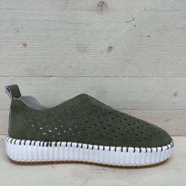 Instapsneakers met gaatjes motief groen