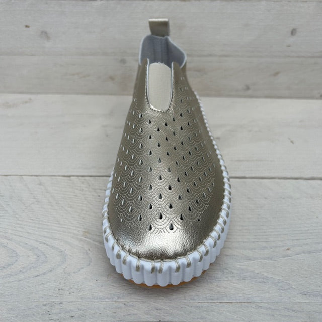 Instapsneakers met gaatjes motief goud