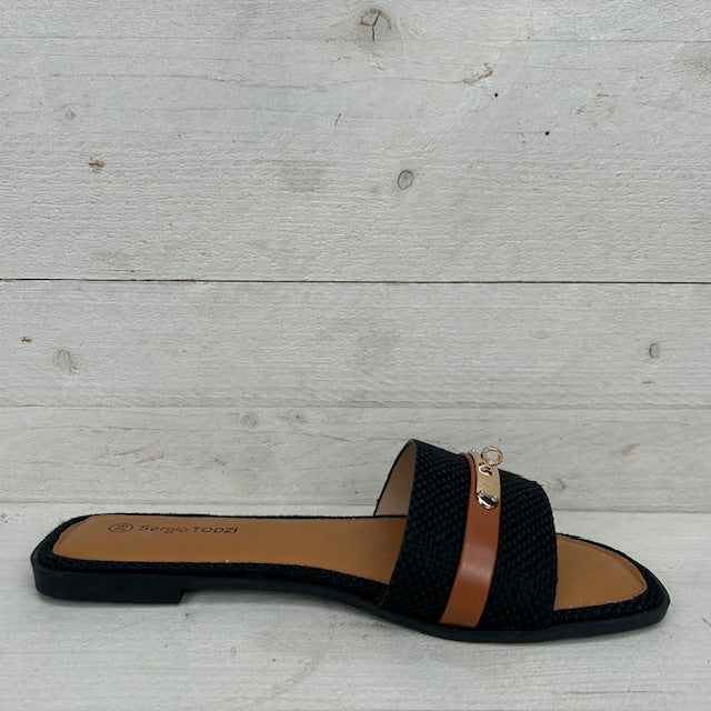 Slippers met gevlochten motief zwart