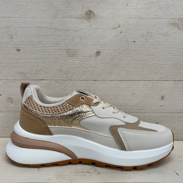 Sportieve sneaker met leuke afwerking beige