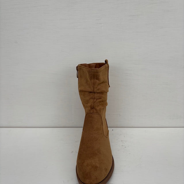 Suedine laarsjes met lage hak camel