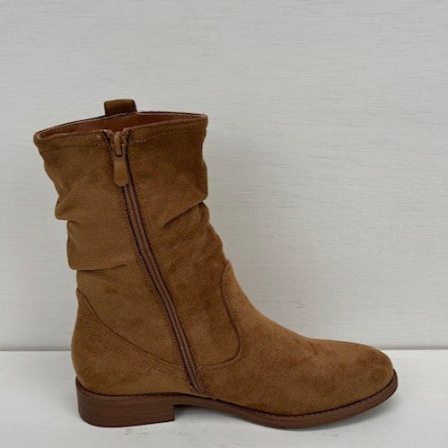 Suedine laarsjes met lage hak camel