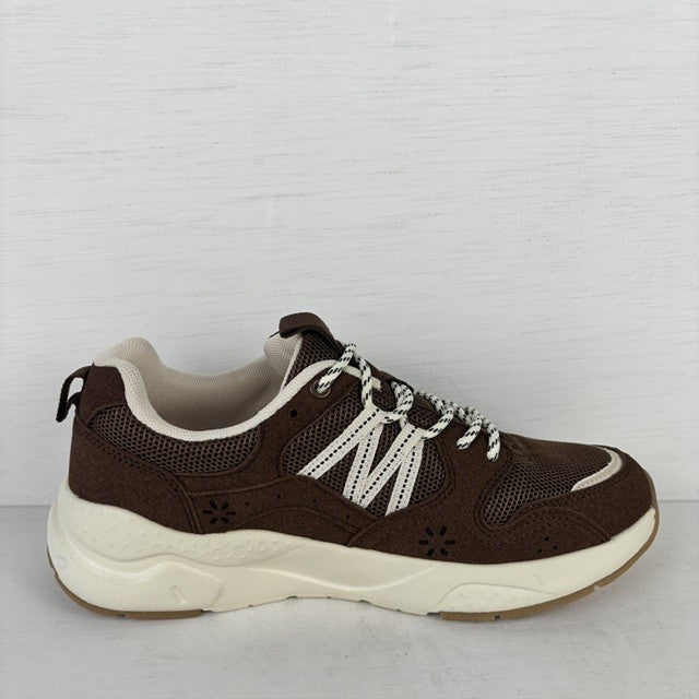 Casual sneaker met trendy look bruin