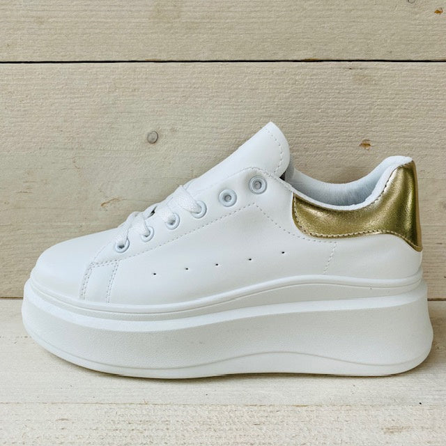 Sneakers wit met dikke zool