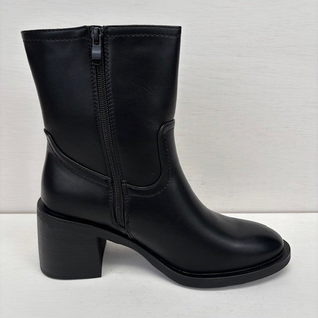 Leatherlook laarsje met stevige hak zwart