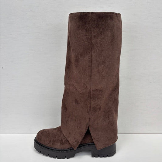 Hoge suedine boots met flap bruin