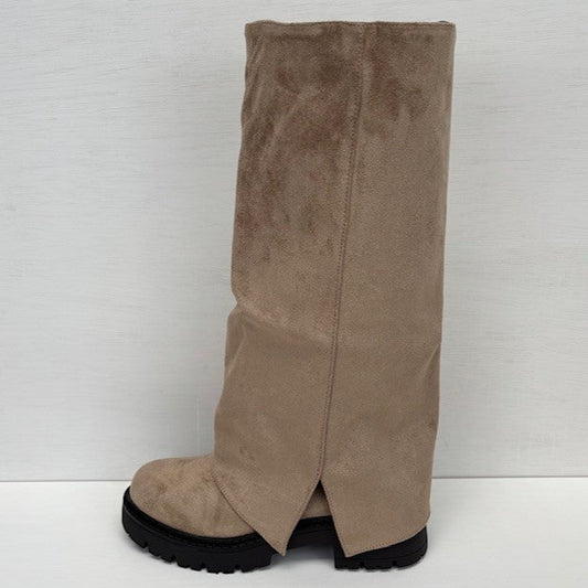 Hoge suedine boots met flap khaki