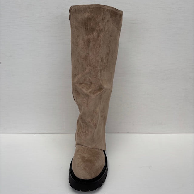Hoge suedine boots met flap khaki