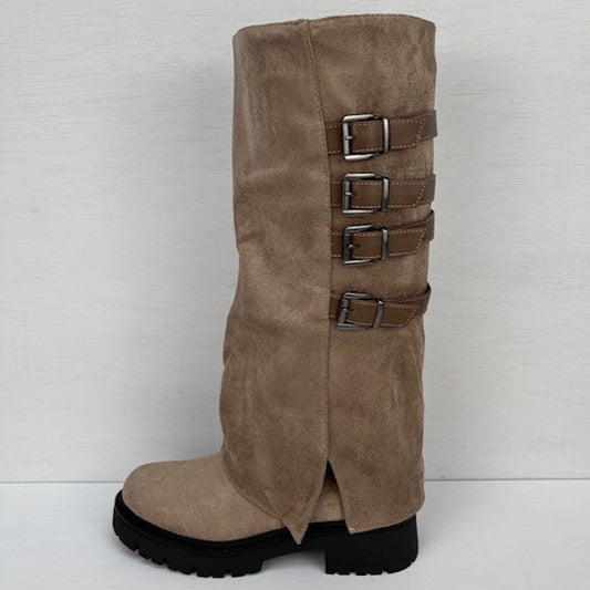 Hoge suedine boots met flap en gespen khaki