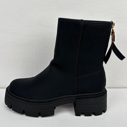 Lage leatherlook boots zwart