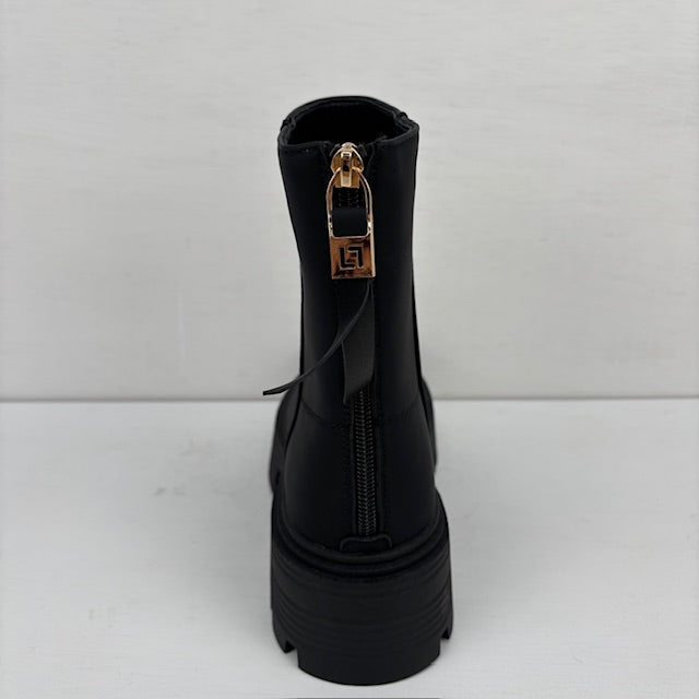 Lage leatherlook boots zwart