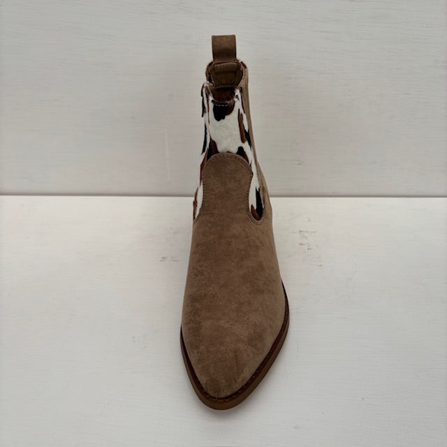 Laag cowboylaarsje taupe koeienprint