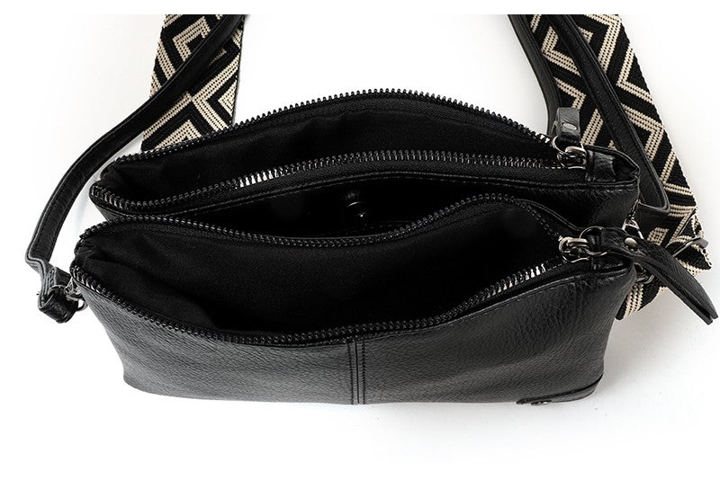 Black Castel schoudertasje / crossbody