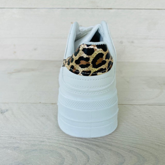 Sneakers met leopardprint streep