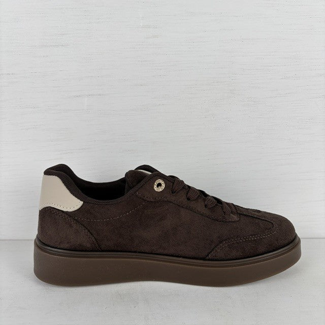 Geweldige retro sneakers met strepen bruin