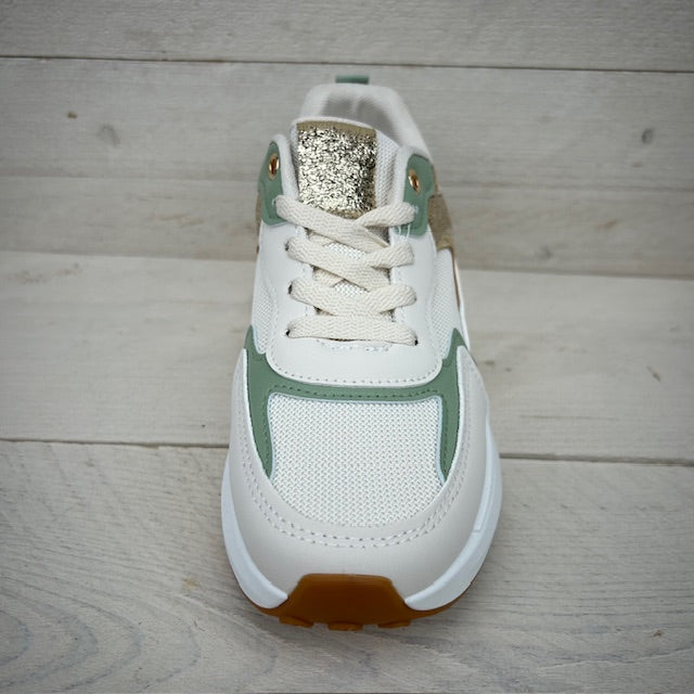Sportieve sneaker met leuke afwerking groen