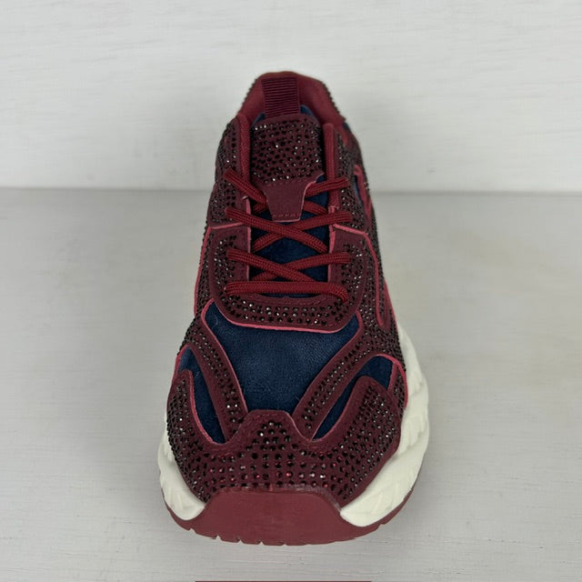 Shiny sneakers met leuke afwerking rood blauw