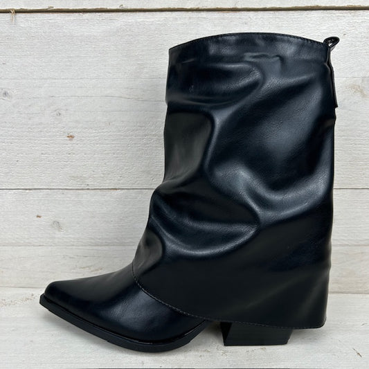 Lage leatherlook cowboylaars met flap zwart