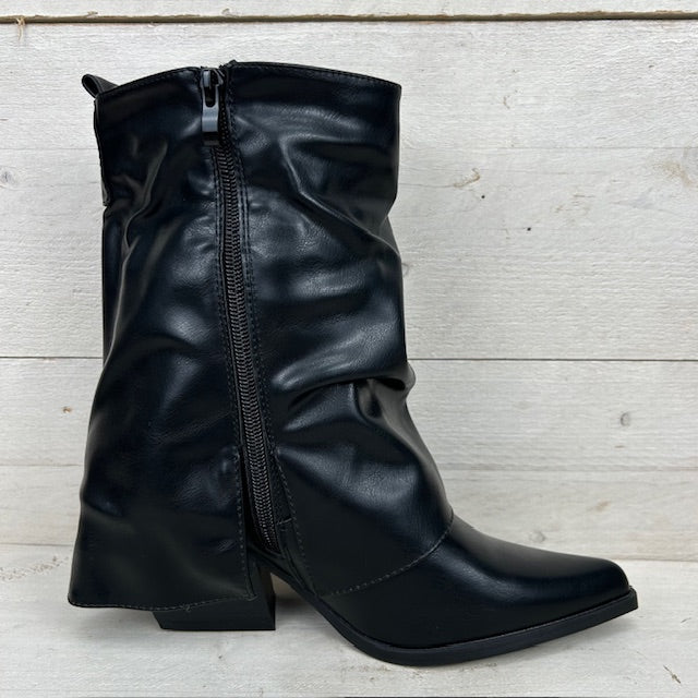 Lage leatherlook cowboylaars met flap zwart
