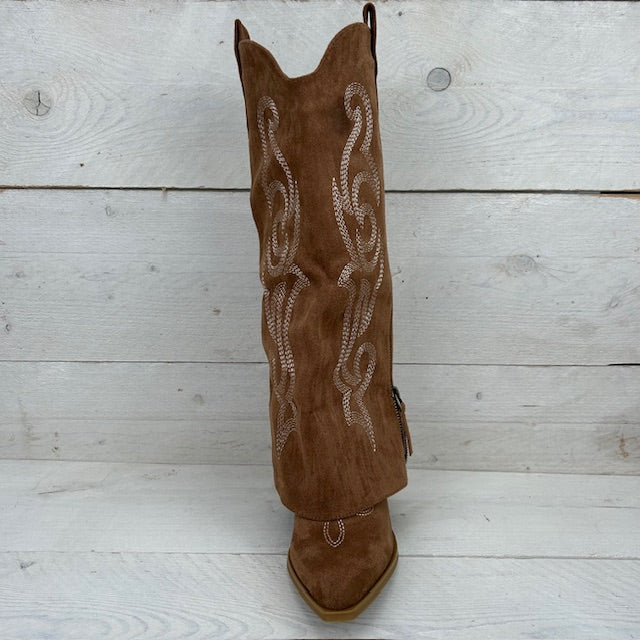 Hoge suèdine cowboylaars met leuke flap camel