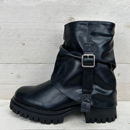 Stoere boots met flap zwart