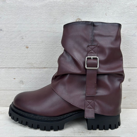 Stoere boots met flap rood-bruin