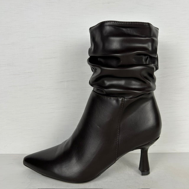 Leatherlook laarsjes met elegant design bruin