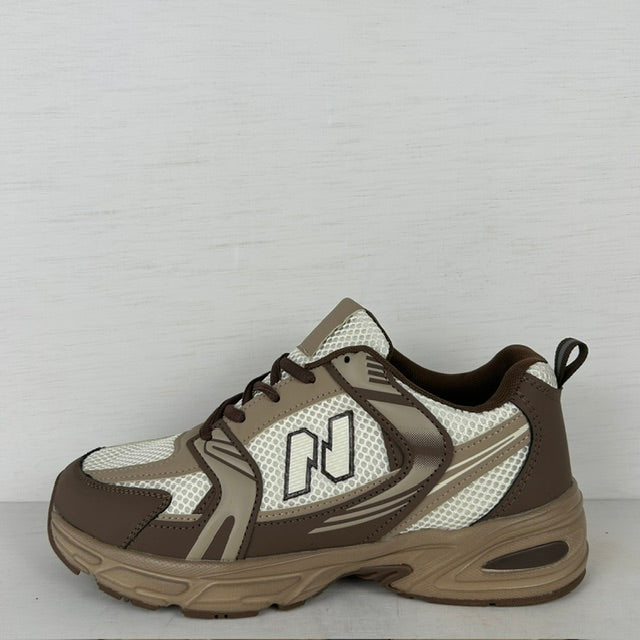 Sportieve sneakers met trendy design khaki